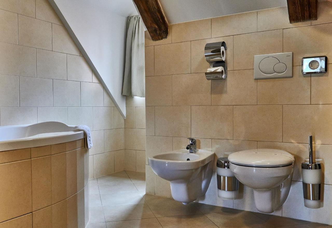 Three Golden Crowns Apartments Prag