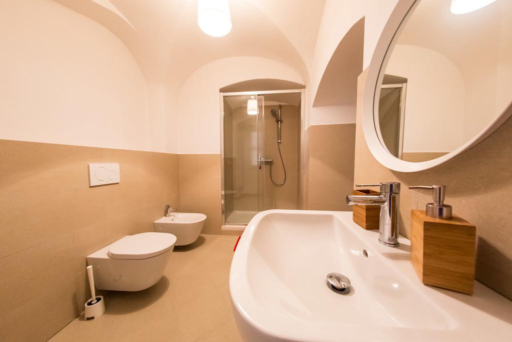 Three Golden Crowns Apartments Prag