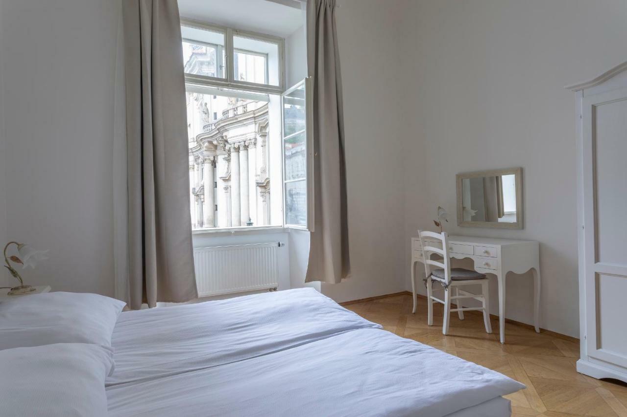 Three Golden Crowns Apartments Aparthotel Prag