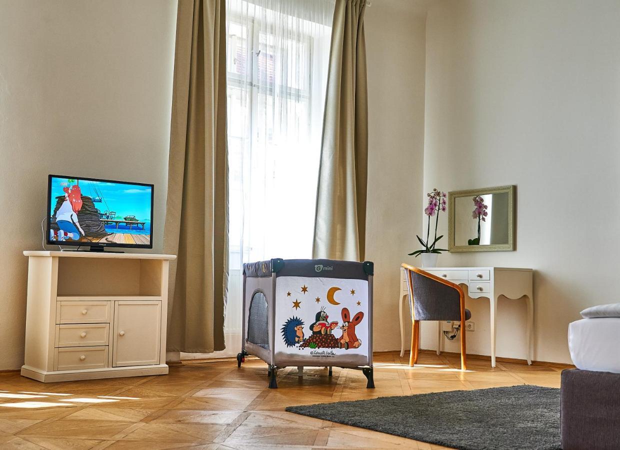 Three Golden Crowns Aparthotel 3*