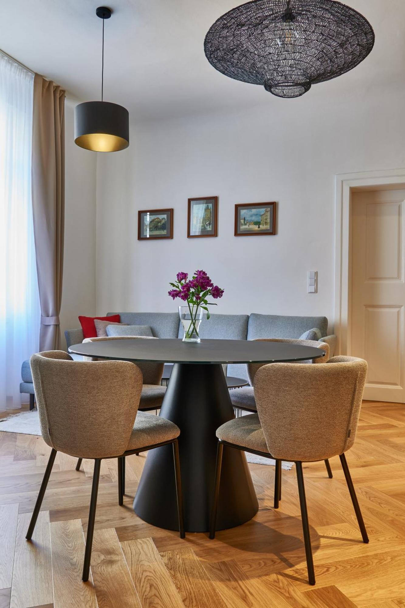 Three Golden Crowns Aparthotel 3*