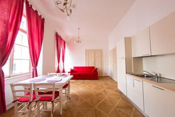 Three Golden Crowns Appart hôtel 3*