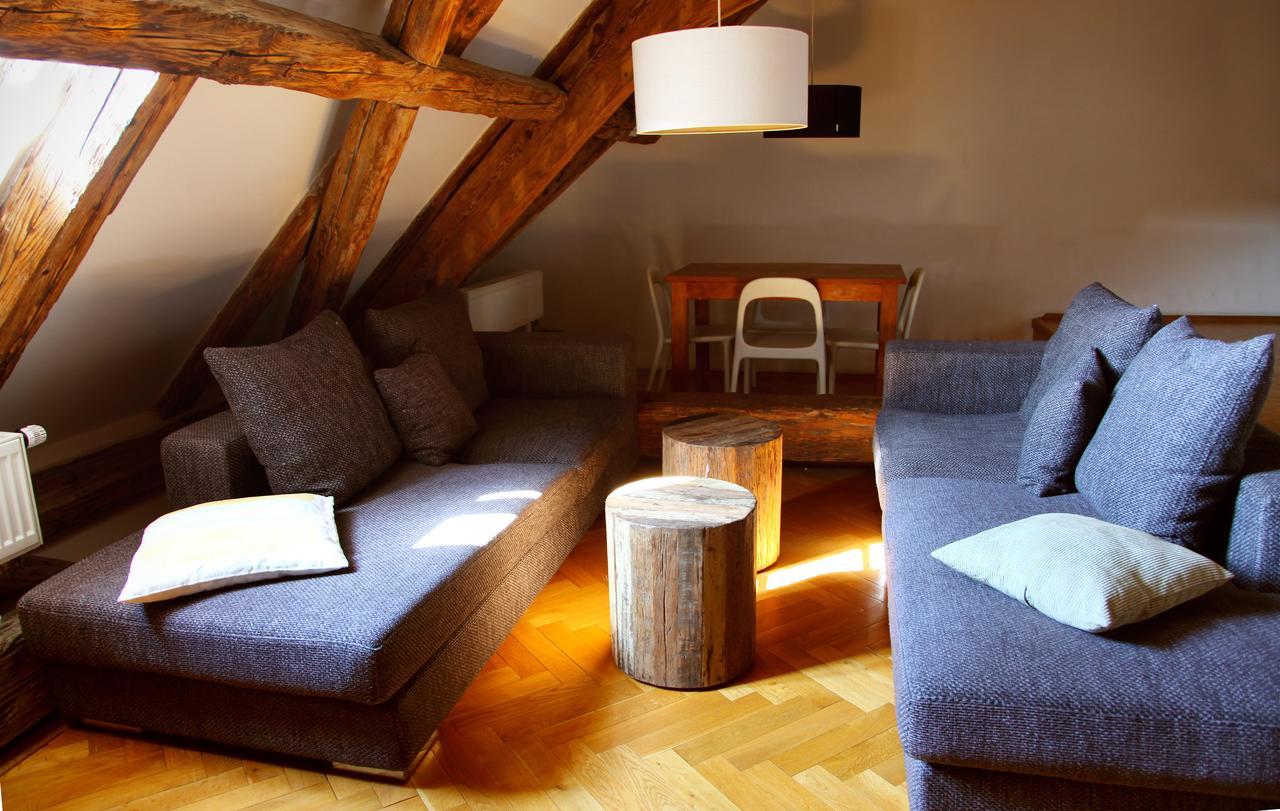Three Golden Crowns Aparthotel