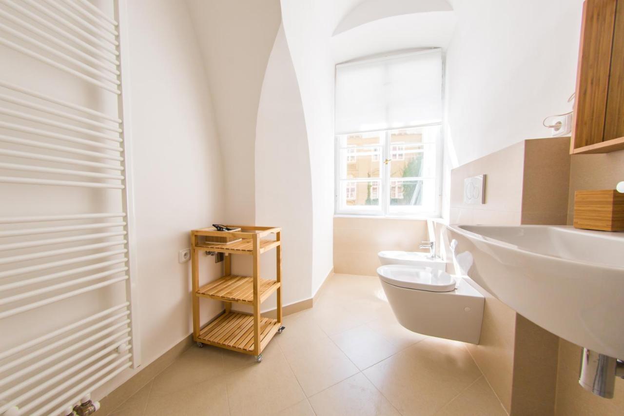 Three Golden Crowns 3* Prague